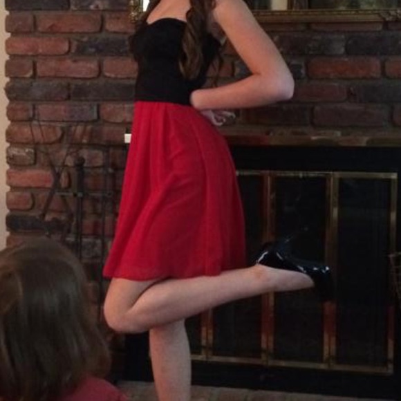 Formal Dress - Picture 2 of 5